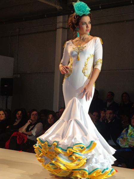 Moda flamenca. Vestido con inspiración taurina - Luque